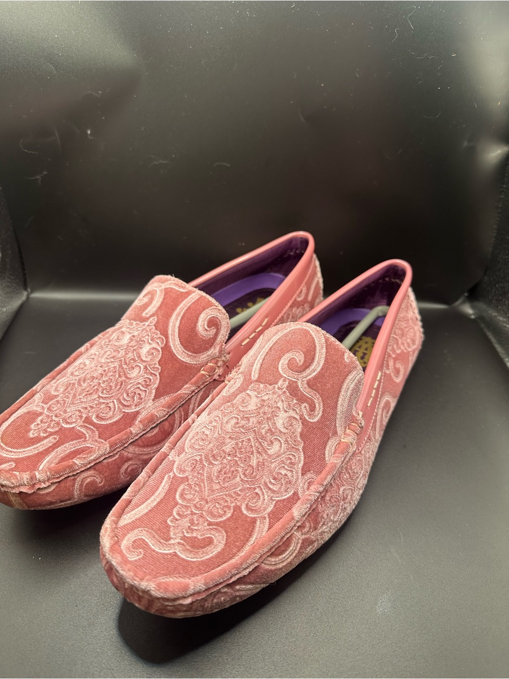 Amali men’s size 8.5 velvet pink loafers brand new